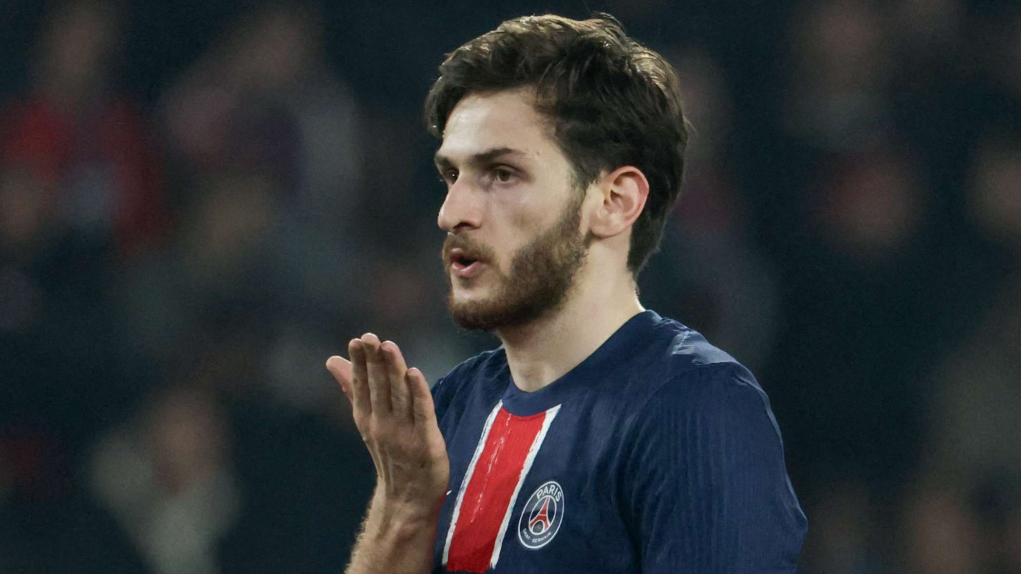 保持高度的 保持高度的